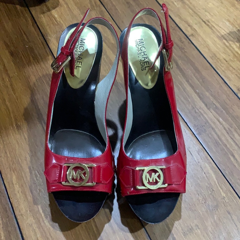 Micheal Kors red and black stacked clog